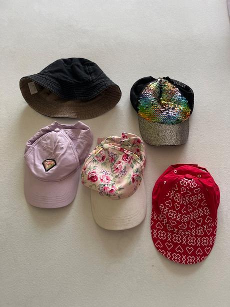 Šiltovky a klobuk 7-10 r, 56