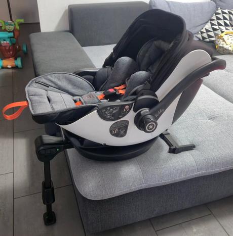 Kiddy evoluna i-size 2 spolu s isofix base, kiddy