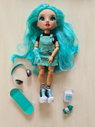 Babika rainbow high, 