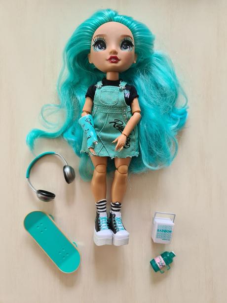 Babika rainbow high, 