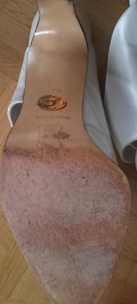 Biele kožené šľapky, 40