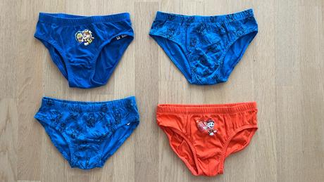 Slipy - 4 ks - labková patrola veľ.134-140, c&a,134