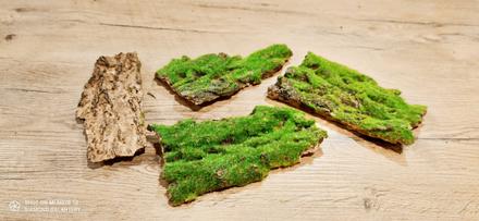 Dekoračná kôra s umelým machom, 