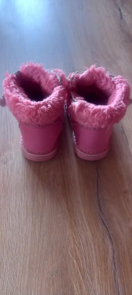 Dievčenské čižmy, 22