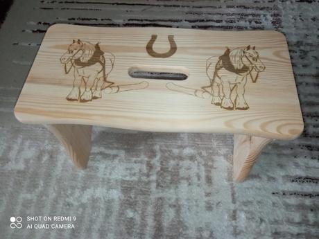 Drevený stolček, 