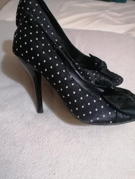 Bodkované lodičky, 36