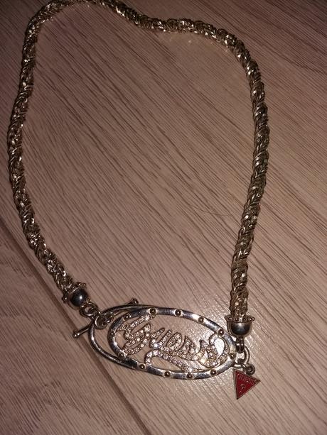 Guess nahrdelnik, guess