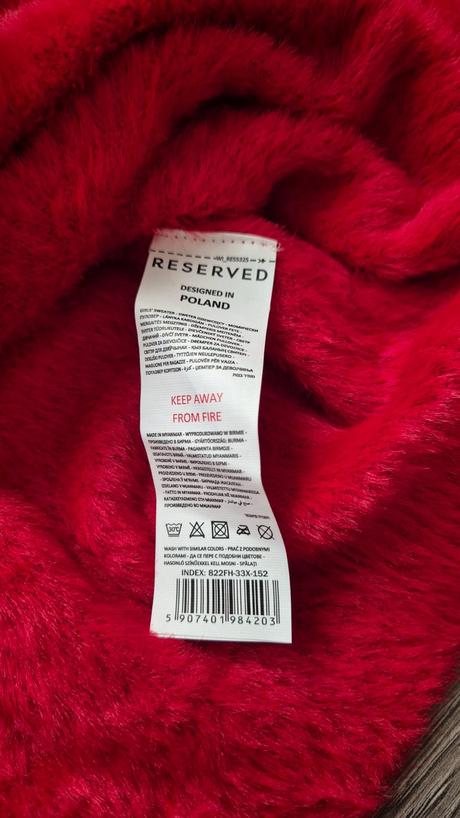 Červený svetrík, reserved,152
