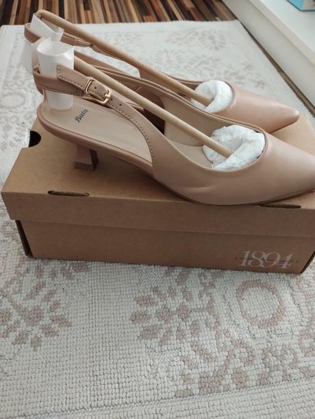 Sandále dámske, nízky elegantný podpätok, zlatá pr, baťa,37