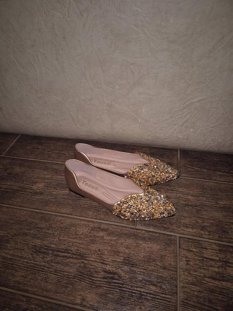 Balerinky spolocenske, 38