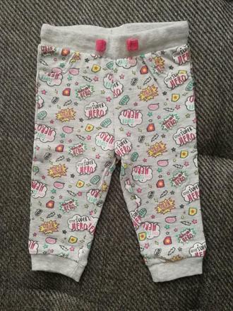 Nové tepláčky, lupilu,74