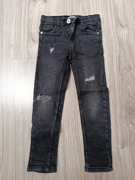 Chlapčenské čierne roztrhané rifle, sinsay,110