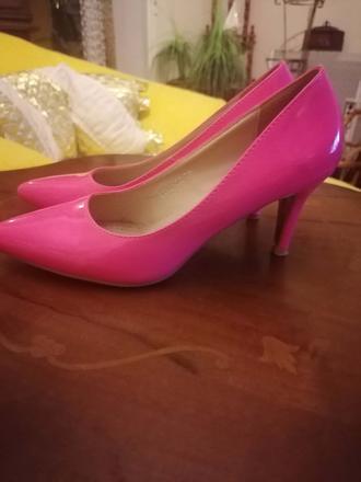 Neonové lodičky, 39