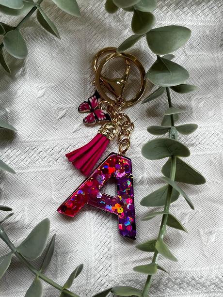 5 eur - ihneď k odberu - kľúčenky s písmenkom, 