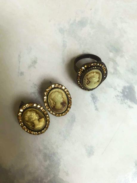 Starožitná súprava/náušnice a prsteň,