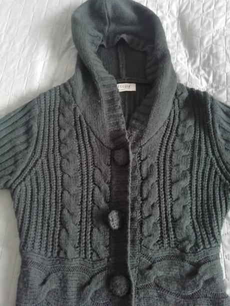 Predám dlhý pletený sveter, s