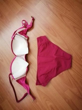 Ciklamenove plavky, s