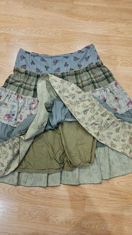 Sukňa v. 40, bershka,40