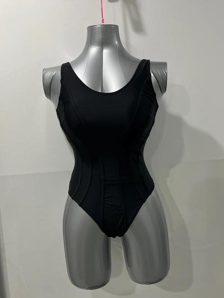 Dokonale zostihlujuce slim plavky, m