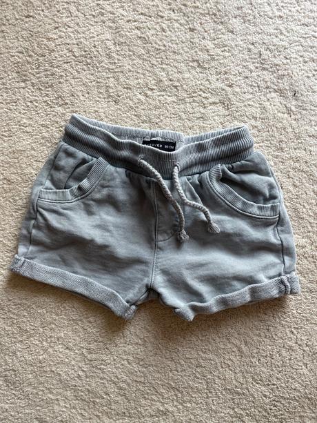 Kraťasy, reserved,86