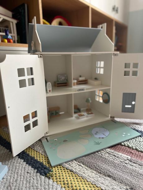 Drevený domček pre bábiky little dutch, 