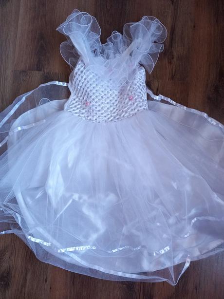 Príležitostné šaty, 80