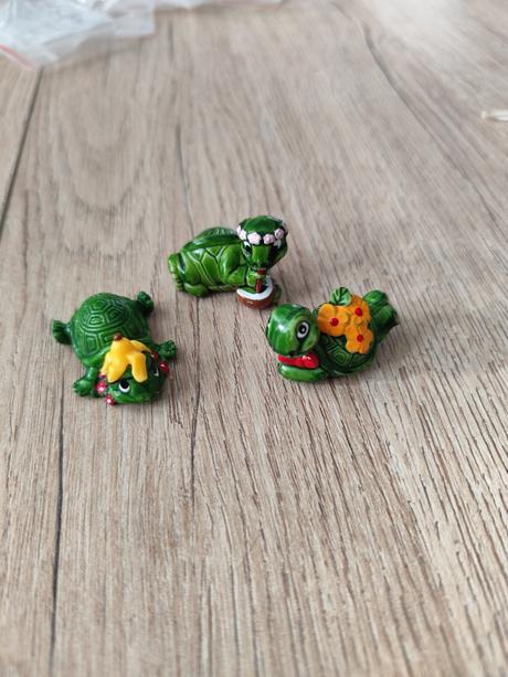 Kinder figúrky korytnačka,