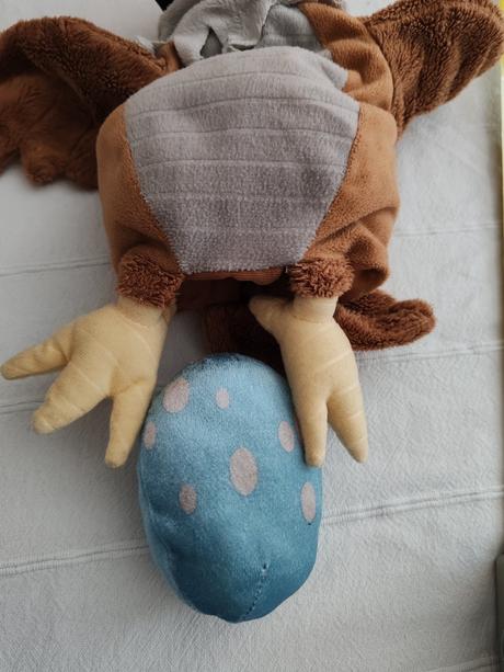 Plyšová hračka - orol s vajíčkom, 