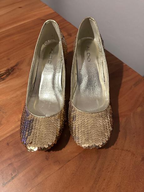 Spoločenské lodičky., 37