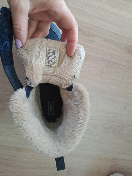 Snehule bez známok nosenia, 35