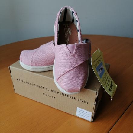 Topánky toms, 25
