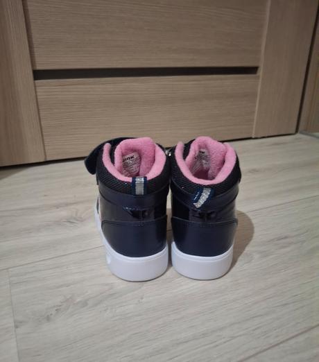 Zateplene svietiace tenisky, 31