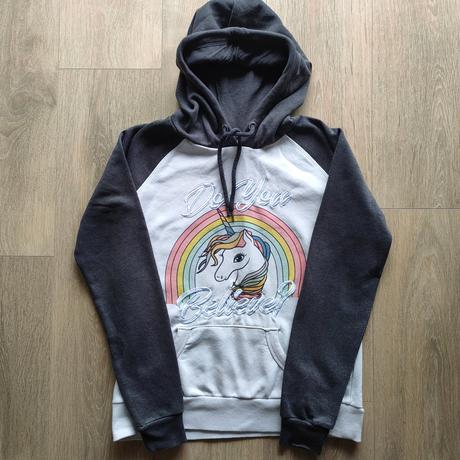 Krásna dievčenská mikina, na cca 10 r., 152