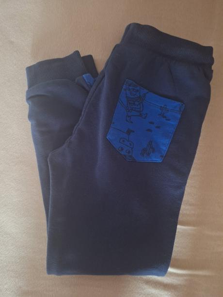 Tepláky vzorované, 122