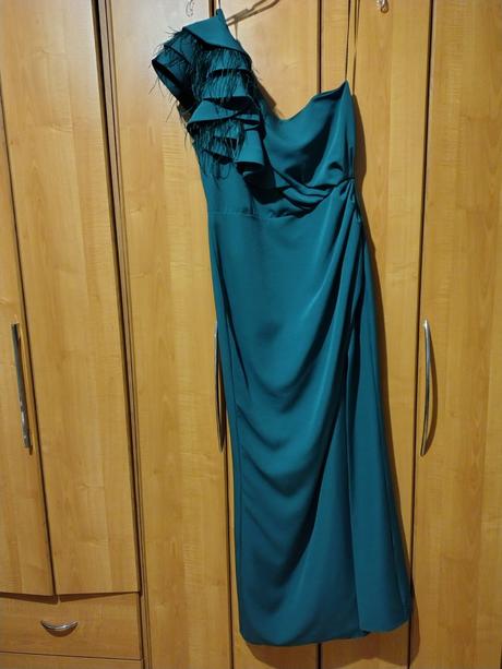 Plesové spoločenské dlhé šaty s volánom v. 44, 44