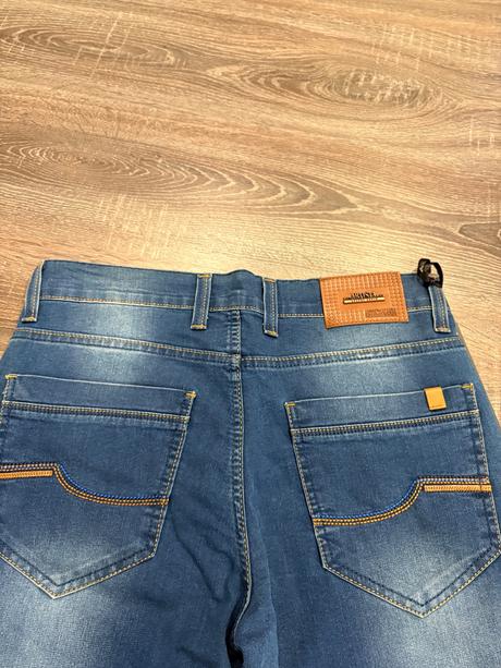 Artistamania jeans nove panske rifle 30/34, 30