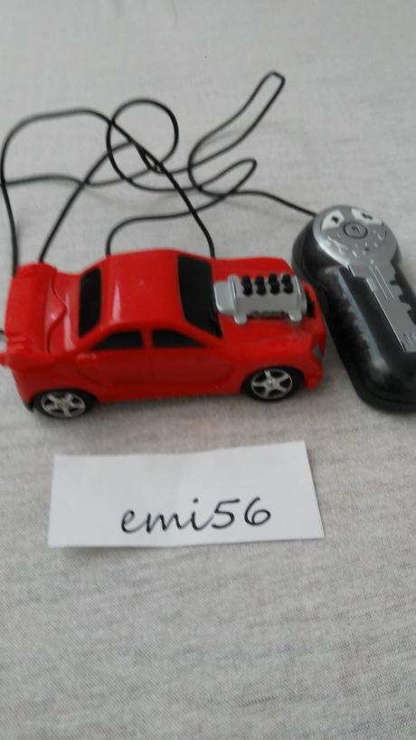 3401 červené auto, 