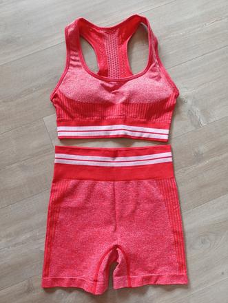 Krátky set na cvičenie, s