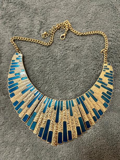 Dámsky náhrdelník, 