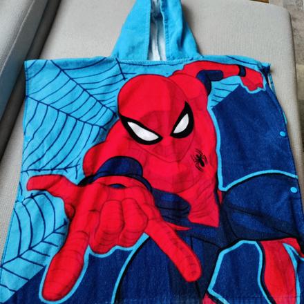 Pončo spiderman super stav,