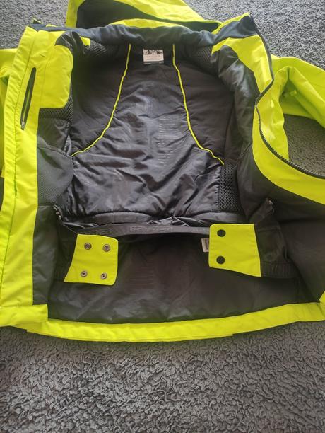 Spyder lyžiarska bunda, 176