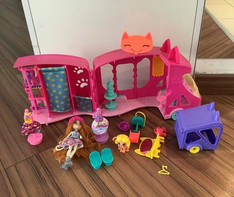 Enchantimals butik na kolesách, 