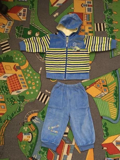 Velurová súprava, 80