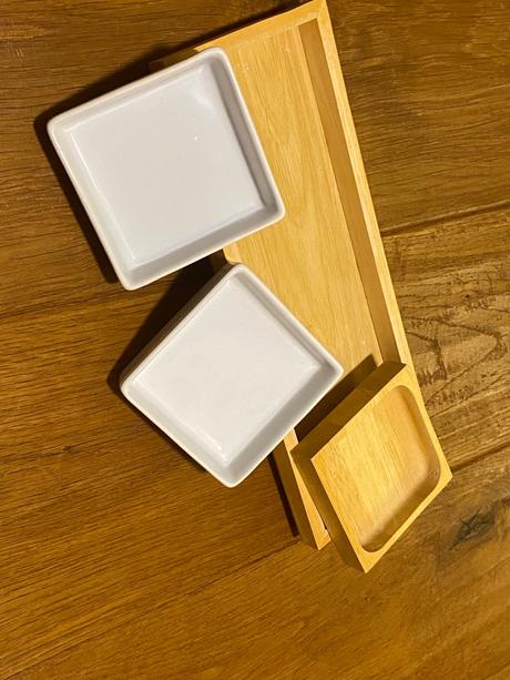 Servírovacia sada misiek na drevenom podnose, 