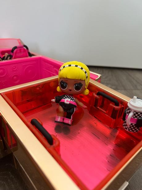 Lol surprise car pool coupe kabriolet, 