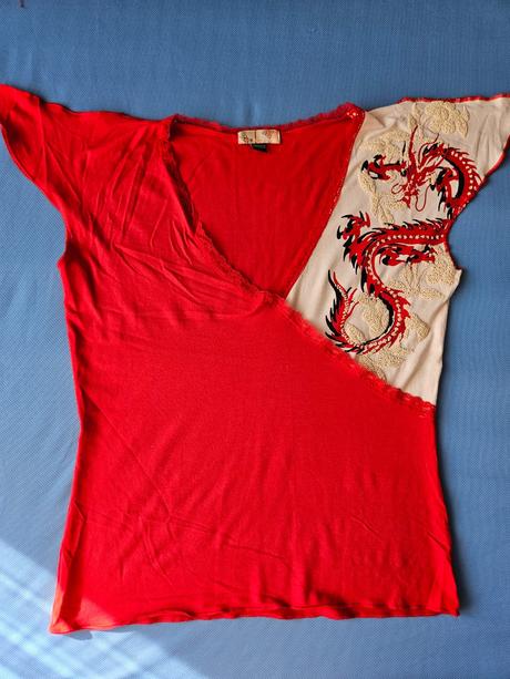 Ohnivočervené tričko s drakom, m