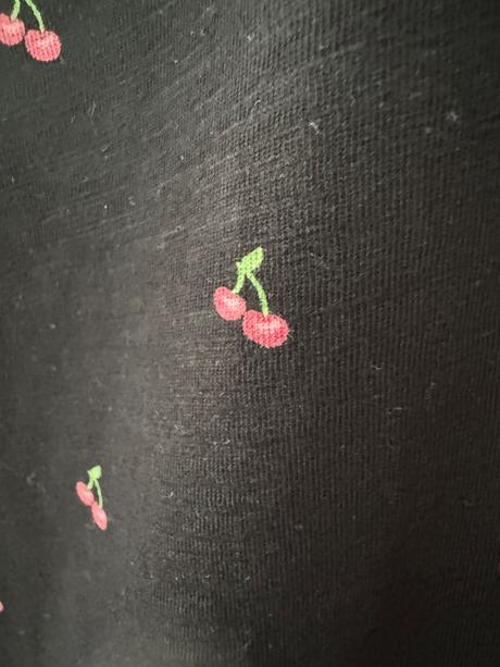 Tričko s čerešničkami, reserved,152