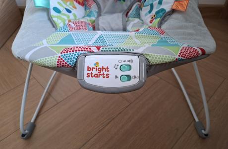 Vibrujúce hojdacie kresielko bright stars,
