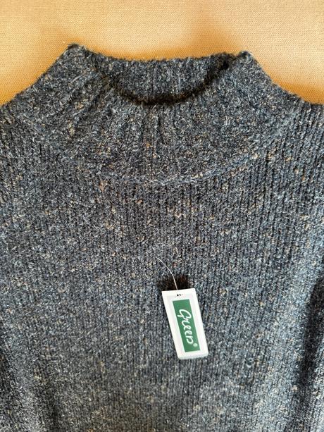 Unisex dámsky sveter modrej farby, 