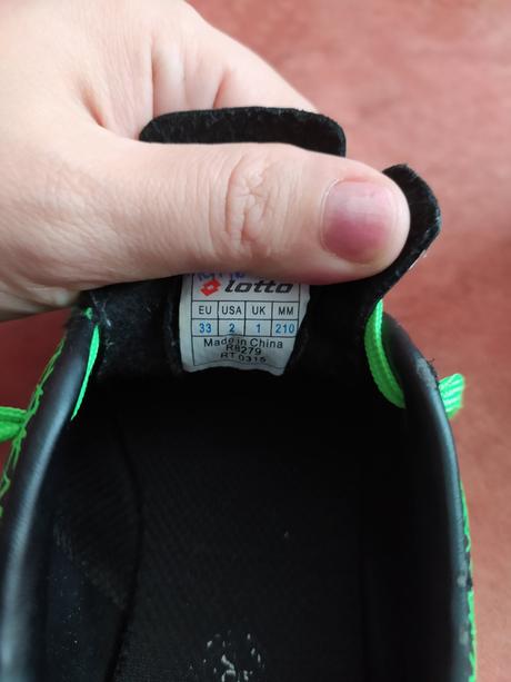 Kopačky (futbalové halovky), lotto,32